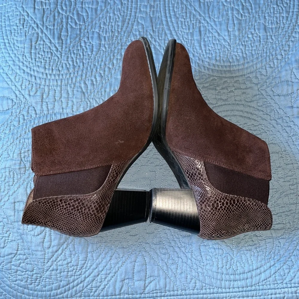 VIONIC‎ Anne Suede Ankle Boots. Size 9.5